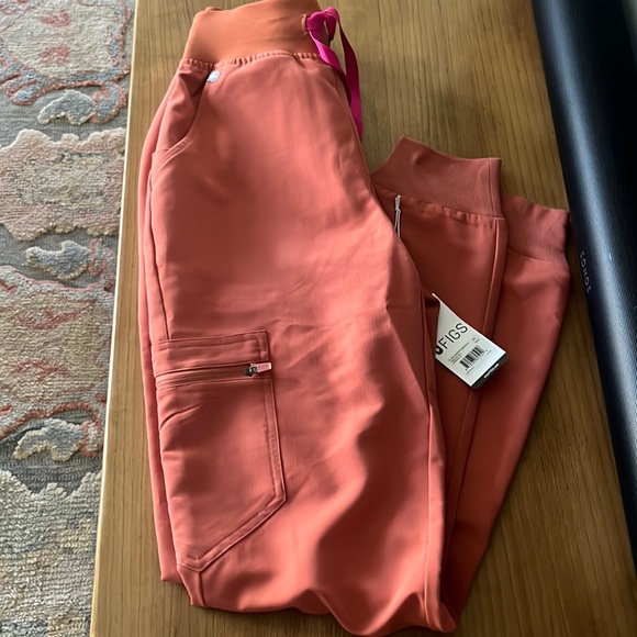 Figs Other Nwt Xs Tall Figs Terracotta Jogger Scrub Poshmark